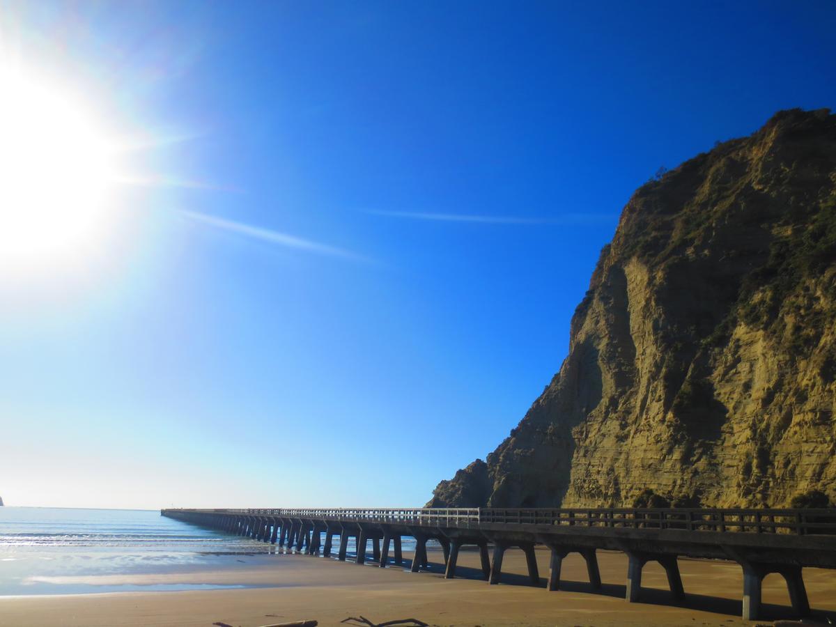 Tolaga Bay Inn エクステリア 写真